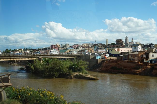 街を流れる水路も見えます。