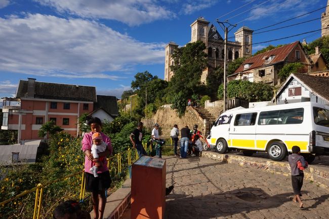 １５時　女王宮前のテラスに到着。