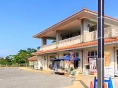 勝連城跡へ到着！
でも、観光客は殆ど居ない（苦笑）

【勝連城跡】
アクセス：勝連城跡休憩場（沖縄県うるま市勝連南風原３９０８）
休憩場の営業時間：9：00～18：00
駐車場：勝連城跡休憩場に大きな駐車場があります