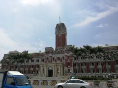 1919年に旧台湾総統府として建築されたルネッサンス様式の建物
現在も中華民国の元首、総統が執務を行なっている
