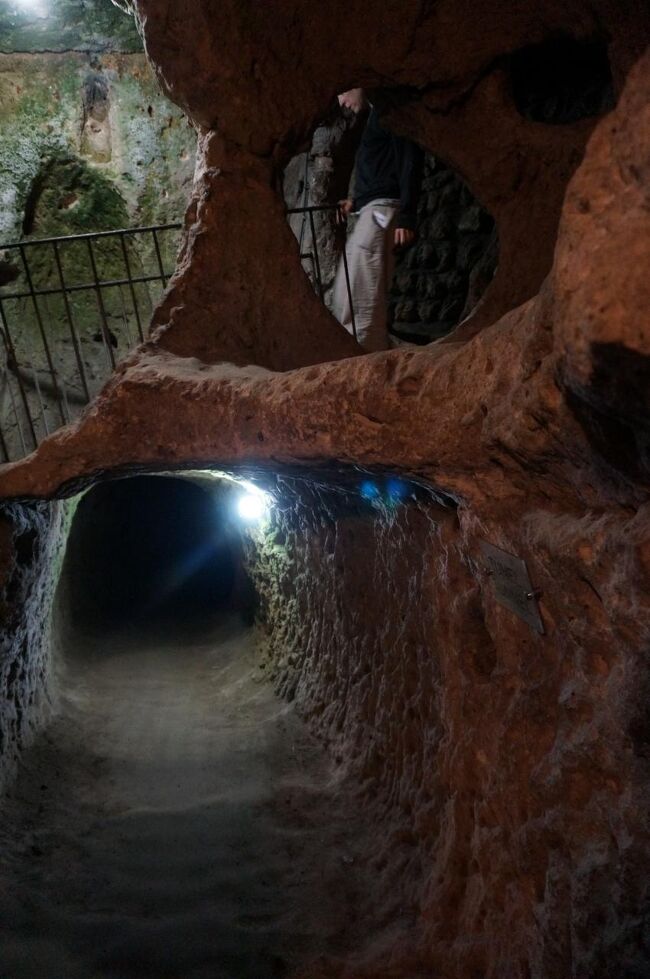 やっとちょっと踊り場のような場所に抜けた。<br />ふうぅ。<br /><br />と、、、