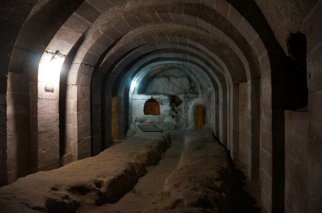 学校か教会か。<br />子供たちもここで暮らしていた。<br /><br />ユダヤの迫害の歴史とリンクします。