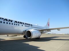 JAL291便（羽田7:55発→山口宇部9:35着）で山口へ向かいます。
バスに乗って飛行機に搭乗しました。