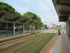 広島電鉄で広島駅に向かい、コインロッカーに荷物を預けて、
JRで宮島口駅に向かいました。