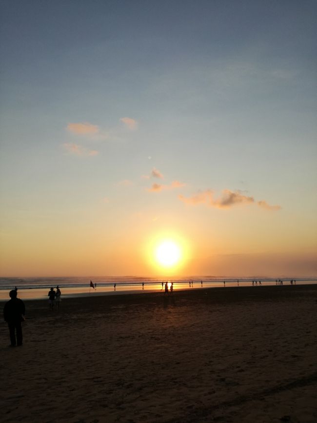 今日はスミニャックビーチからのサンセット。