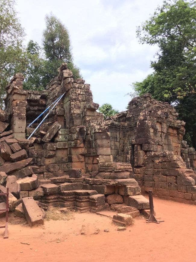 Pre Rup<br />遺跡壊れている部分も結構あります