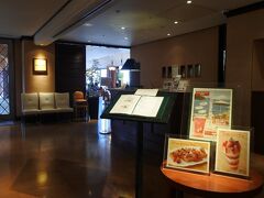 朝食は1階のカフェ「ベラヴィスタ」で。
8:00、8:30は満席で9:00スタート。