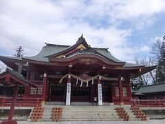 笠間稲荷神社
日本三大稲荷のひとつでご祭神は宇迦之御魂神
生命の根源を司る「いのち」の根の神として農業、工業、商業、水産業など、あらゆる殖産興業の守護神として人々の生活すべてに御神徳を授けて下さる神さまです。 

この日は結婚式も行われていました。