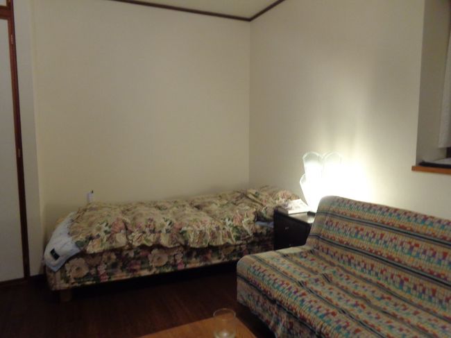 ベッドとソファー