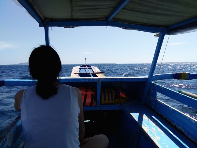 うっすらと先にGILI3島が見え始める。