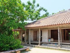郷土村っていっても、沖縄の昔の住居が点在している場所。
身分の違いで色々と家の造りも違うみたいです