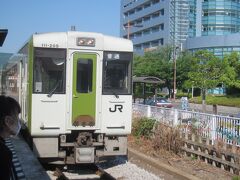 07:47発八高線高崎行。多分、八高線初乗車です。
池袋→高崎 普通なら高崎線で一直線ですが、何故に東武東上線・八高線ルートで行くことになったのか…答えは明快！安いからです(笑)
高崎線：1,944円・今回のルート：1,554円(小川町乗換は1,644円)。大した差ではありませんが、往復で780円の違いになります。今回はこのルート使えるのかどうかという実験でもあります。
