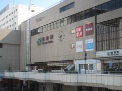 08:26 高崎駅に到着。因みに6時(11分)に池袋を出て高崎線経由で来ると、高崎には8時01分に到着となります。
