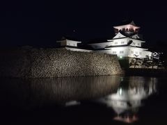富山城のライトアップです。
おそらくは大阪城より地味で綺麗です。