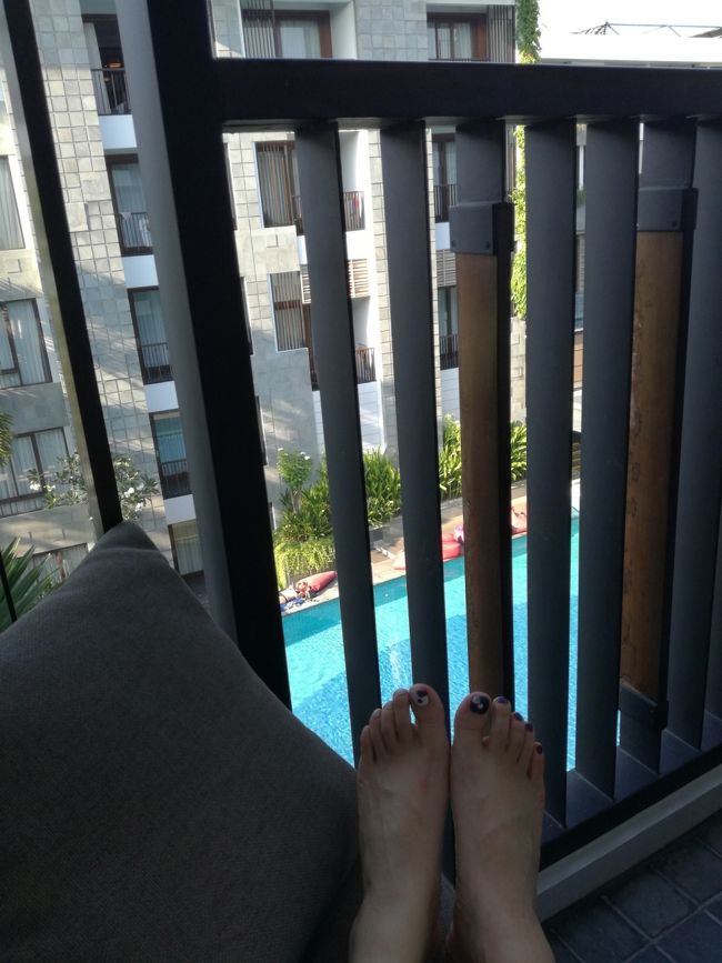 バルコニーのサンベッド。寛げます！
