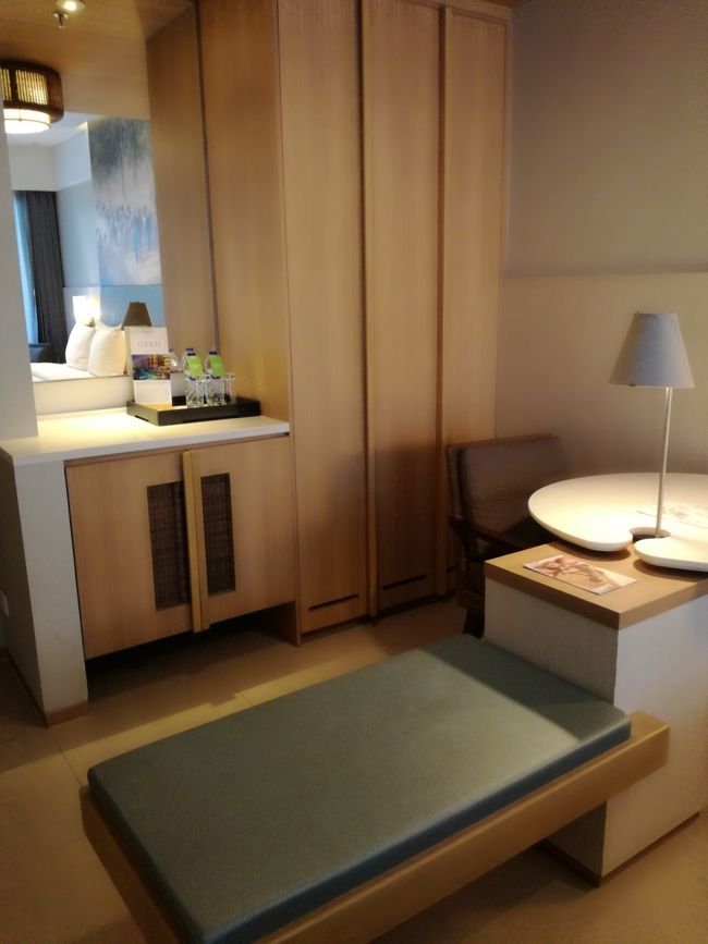 初のスイートじゃない部屋のため、ちょっと違和感。笑<br />でも普通、お部屋は1部屋ですもんね。