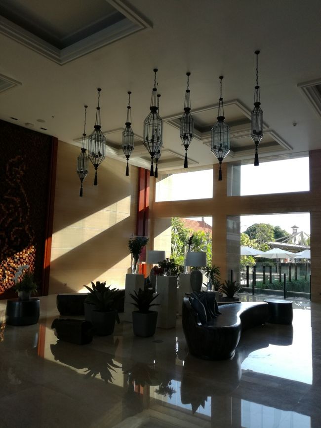 さて、次のホテルは4/26にオープンしたばかりのフェアフィールドです！バリに滞在中にたまたまこのホテルの存在を知り(予約時にはHPに載ってなかった！)、急遽こちらのホテルに変更しました。