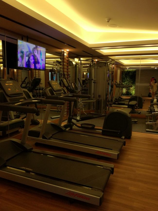 小さいですが、トレーニングジムもあります。