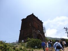 五行山を出て、ハイヴァン峠に向かいました
持ってるガイドブックには地図に名前だけしか載っていなくて、帰国後調べてみたら、長年にわたってベトナムにとって戦争の要地だったそうです