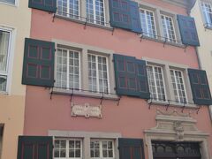 Beethoven-Haus（ベートーヴェンの家）

淡いピンクのファサードが目印です。
