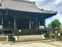 朝倉彫塑館前の通りを南に行くと右手に観音寺がある。
