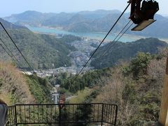 城崎温泉ロープウェイの頂上から見える城崎温泉の街並みをみることができます。街の中を流れる川が温泉街の雰囲気を醸し出している。