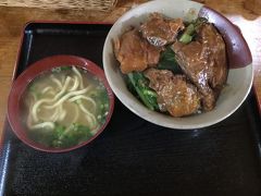 ソーキ丼。軟骨こりこり、海苔の隠し味。