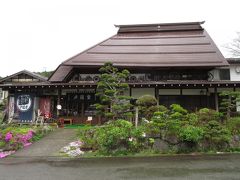 中社を目指して45分程歩くと、ちょうど昼時だったので戸隠そばをいただくことにしました。