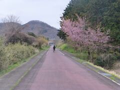 つくばりんりんロード
桜川土浦自転車道の通称で筑波鉄道線の廃線跡地を利用して作られた
約40kmのサイクリングロード
今回はその1部だけサイクリングすることにしました。