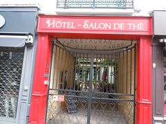 次はルーアン
ジャンヌダルグの街としても有名
このホテルはいいですね
プチホテルという感じでおばさん親切にしてくれました
まどを開けると向かいの家の部屋が見えてしまうのが旧市街のプチホテルによくあるパターン