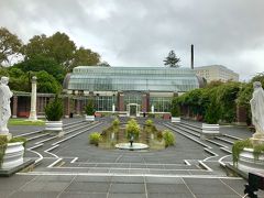 「ウインターガーデン（Winter Garden）」

オークランド・ドメインの敷地内にある1920年に設立された植物園。
中庭パティオをの両側には二つの温室が向かい合っていて、片方には熱帯植物、もう片方にはニュージーランドの草花が栽培されています。

何かと入場料が高いと言われているニュージーランドですが、何とここは入場無料です！