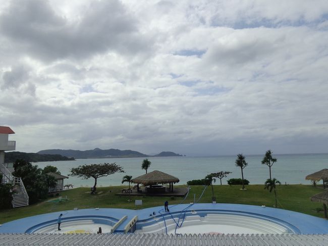 ホテルは人影も無し