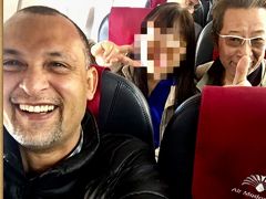 ４日目　早朝タナからディエゴスアレスに。
朝からハイテンションの3人。
ガイドのマークさんの生まれ故郷とか？・・知らんし！

結構タナは日中渋滞するんでお気をつけあれ。