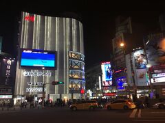 西門にきました。
日本で言えば渋谷みたいな若者の町。