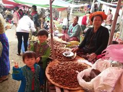 インレー湖観光の拠点となるニャウンシュエで行われていた五日市