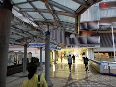 例によって旅の始まりは柏駅です。

前回の徳島への旅は４：５４発一番電車利用でしたが、今回は５：１４発２番電車です。