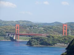 平戸大橋です。　これがあるのとないのとでは、島民の生活はまるっきり違うでしょう。