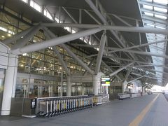 福岡空港国際線ターミナル。GW前半は、人が少ないみたいでした。