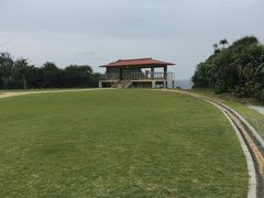 さて、ブレスレットを作り終えて恩納に向かいました。

しかしもとぶから恩納に向かうって・・・遠い・・・。
1時間半くらいかかります。

次の時は今回のような不測の事態に備えよう。


メインは青の洞窟のシュノーケルです。

通常から降りていくのですが
