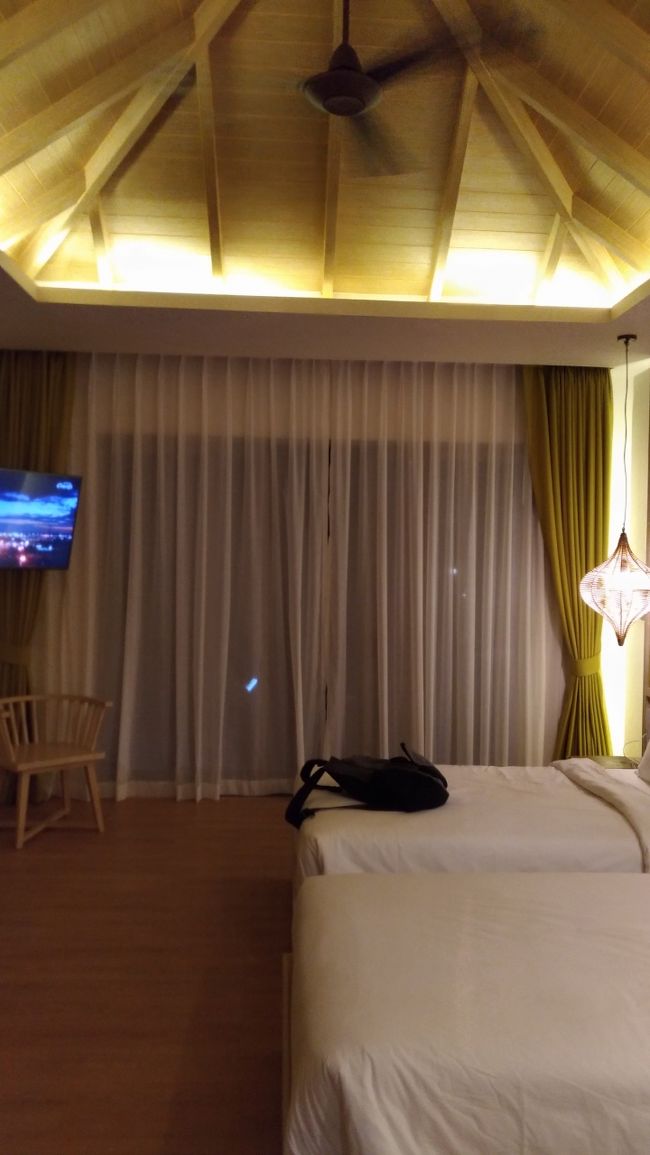 お部屋は高台にあり、更に建物の1番上のお部屋。パノラミックオーシャンビュールール。