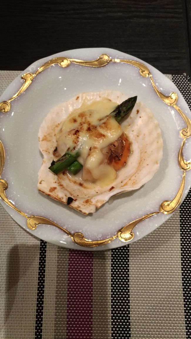 噴火湾産のホタテと道産アスパラのグラタン！