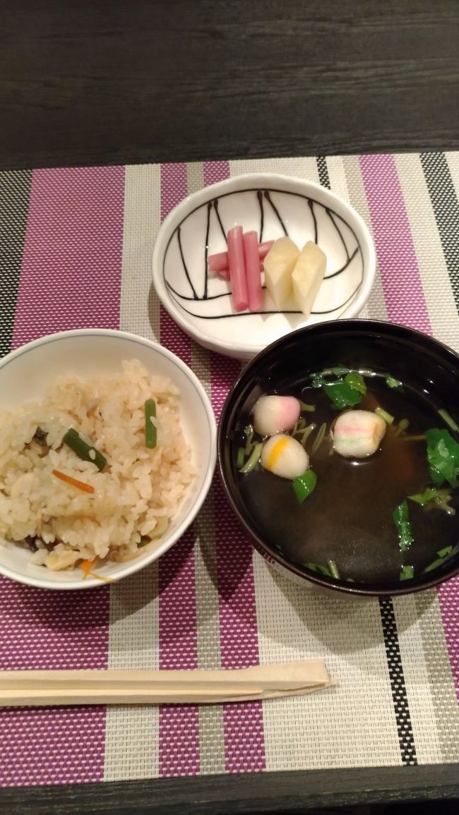 その場で作る炊き込みご飯。