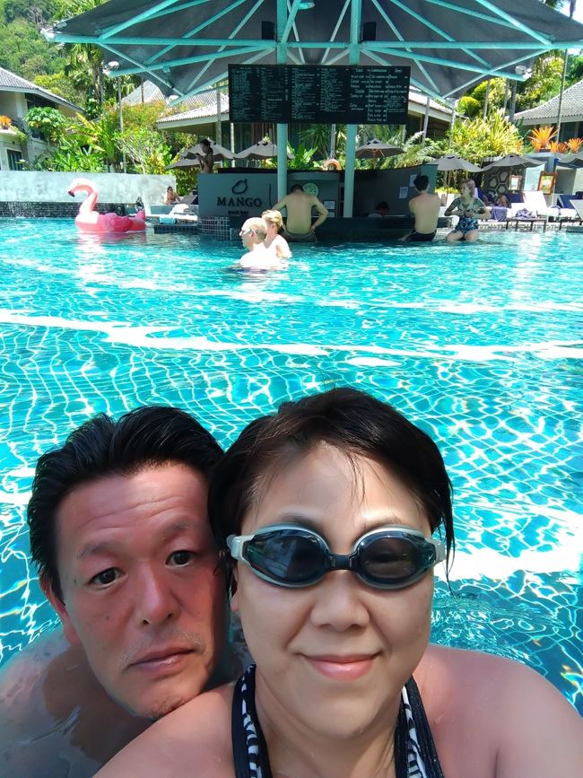 オット、日焼けなのか酒やけなのか？この写真の雰囲気で我が家の力関係分かります。笑