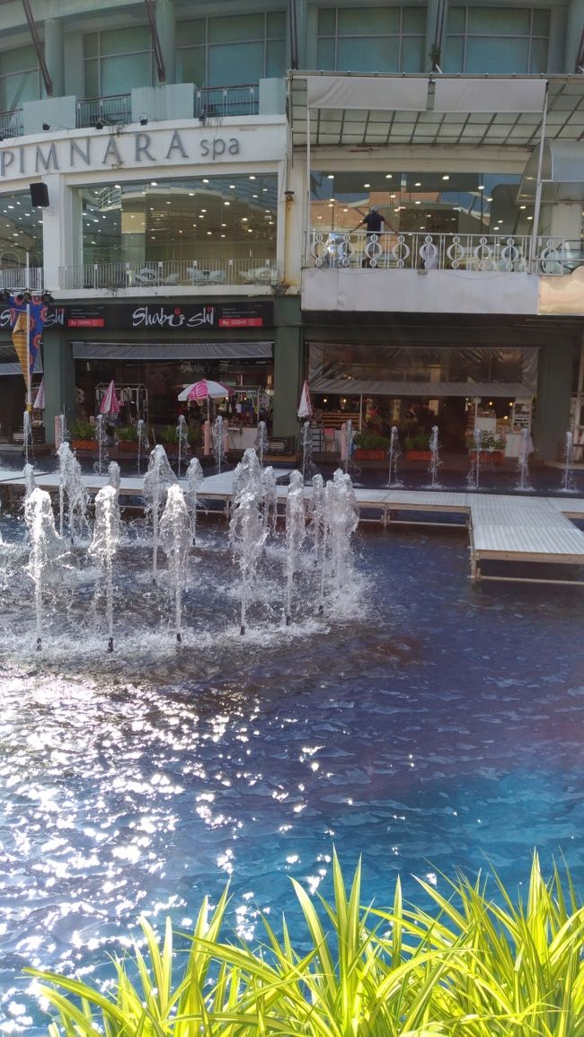 ホテルのシャトルで連れてきて貰ったジャンクセイロン。