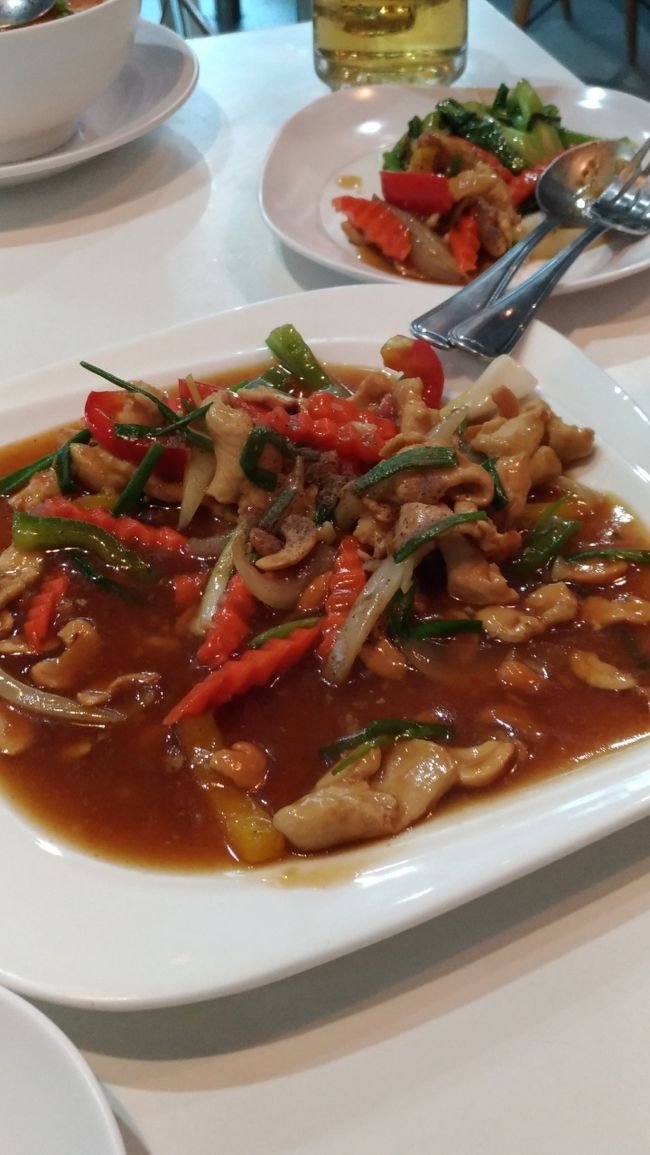 鶏肉とお野菜のオイスター炒め。