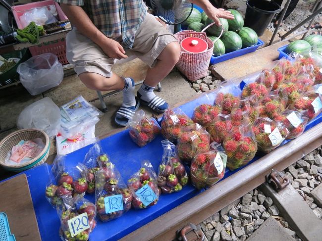 ランブータンは線路で売るものなんですね！