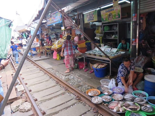 生活の知恵ですね<br />車輪付きの台車なんだ！
