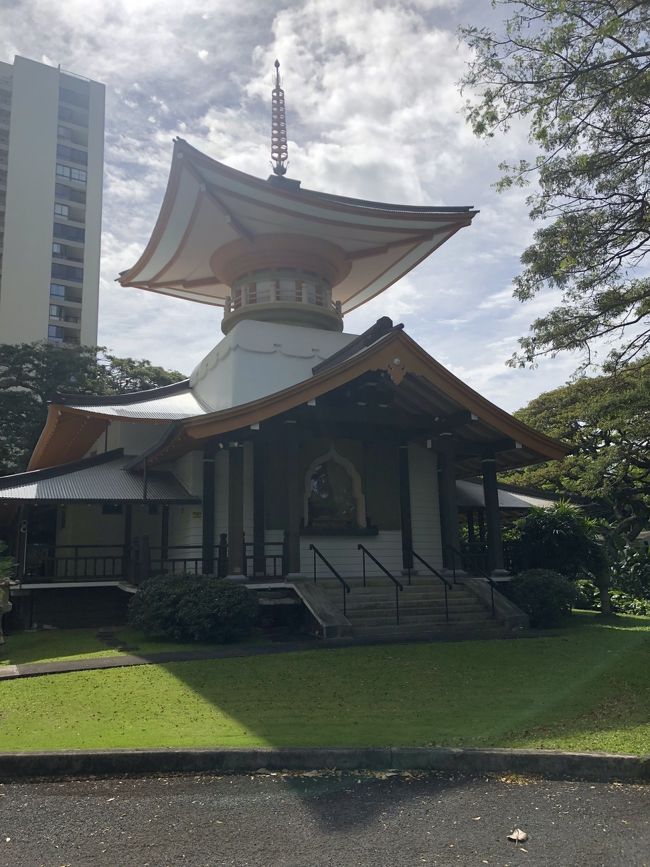お次は妙法寺。ハワイにもこんな所があるとわ。
