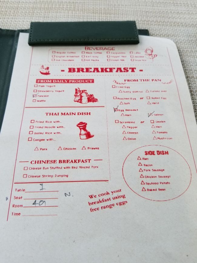 この用紙を渡され、食べたい物にチェックします。<br /><br />食べたい物を食べたいだけチェック出来るようです。