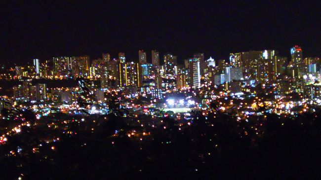 タンタラスの丘からの夜景<br />綺麗ですね<br />ちゃんと写真屋さん待機してますよ<br />日本人の方もいるので大丈夫です